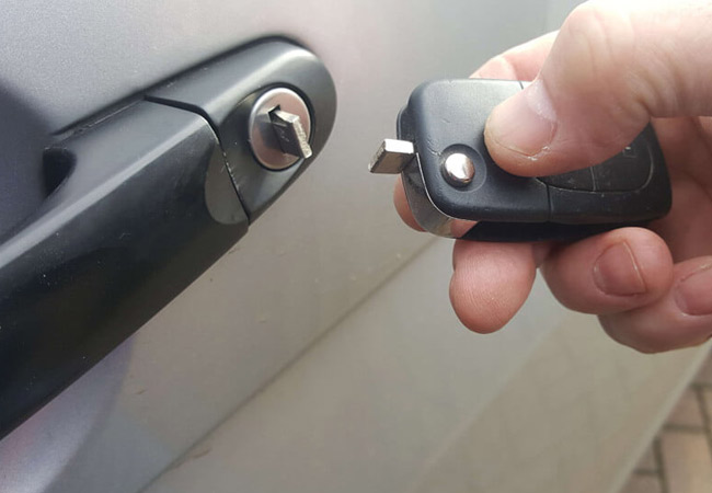 Extraction de clé voiture cassée à Paris et Ile de France